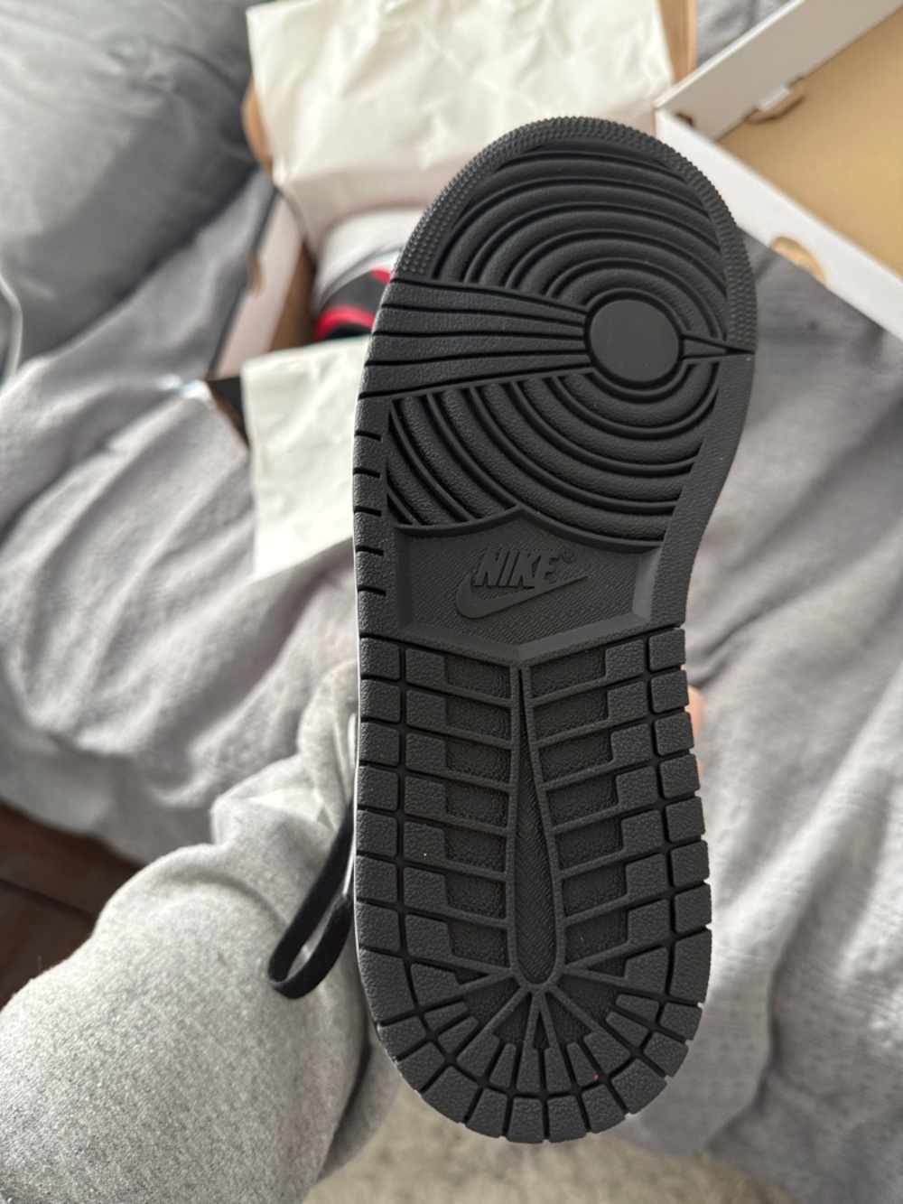 Womens Air Jordan 1 MID - black and white - Picture 6 of 6
